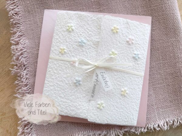 Handgeschöpfte Einladungskarte Blümchen für Christliche Anlässe