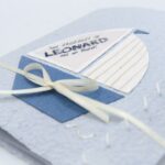 Geburtsanzeige Segelboot weiss auf blau