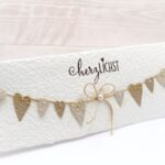 Glückwunschkarte Herzchen-Wimpelkette beige