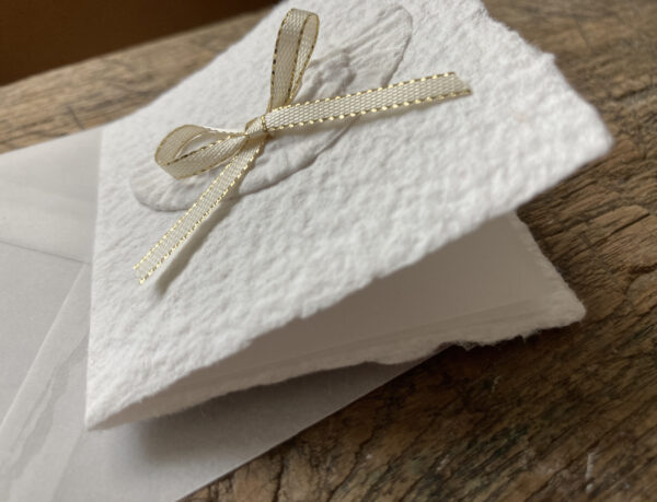 Mini Weihnachtskarte Engelsflügel weiss