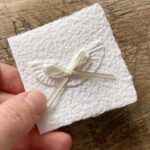 Mini Weihnachtskarte Engelsflügel weiss