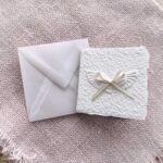 Mini-Weihnachtskarte Engelsflügel mit semitransparentem Umschlag