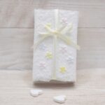 Mitbringsel Pfefferminzherzli in Streichholzschachtel Blüemli bunt