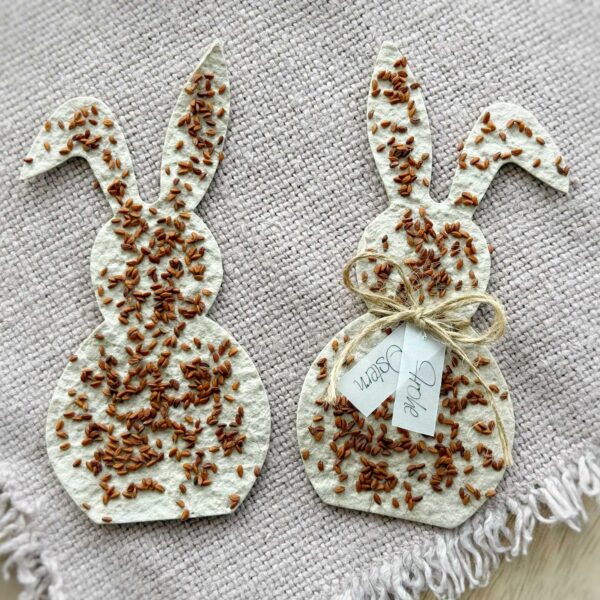 Saatpapier-Osterhase aus handgeschöpftem Papier mit Bio-Gartenkresse