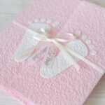 Taufkarte Füsschen weiss auf rosa