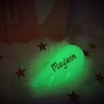 Individuelle Trauerkarte für Kinder und Babys aus handgeschöpftem Papier in rosa mit Engelsflügel weiss und Leucht-Fimo Engelsflügel mit Name