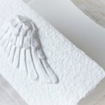 Handgemachte und individualisierbare Trauerkarte Engelsflügel weiss