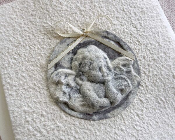 Detailansicht Weihnachtskarte "Engel stone" aus handgeschöpftem Papier