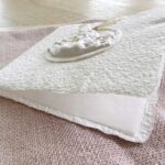 Seitenansicht Weihnachtskarte "Engel weiss" aus handgeschöpftem Papier