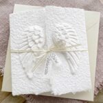 Weihnachtskarte Engelsflügel weiss aus Büttenpapier