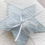 Detail der Weihnachtskarte Stern mit geprägtem Transparentpapier und schimmernder Kontur